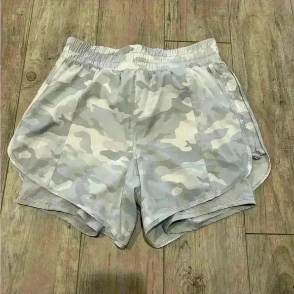 Avia active white/grey camouflage active shorts size small - Picture 3 of 8